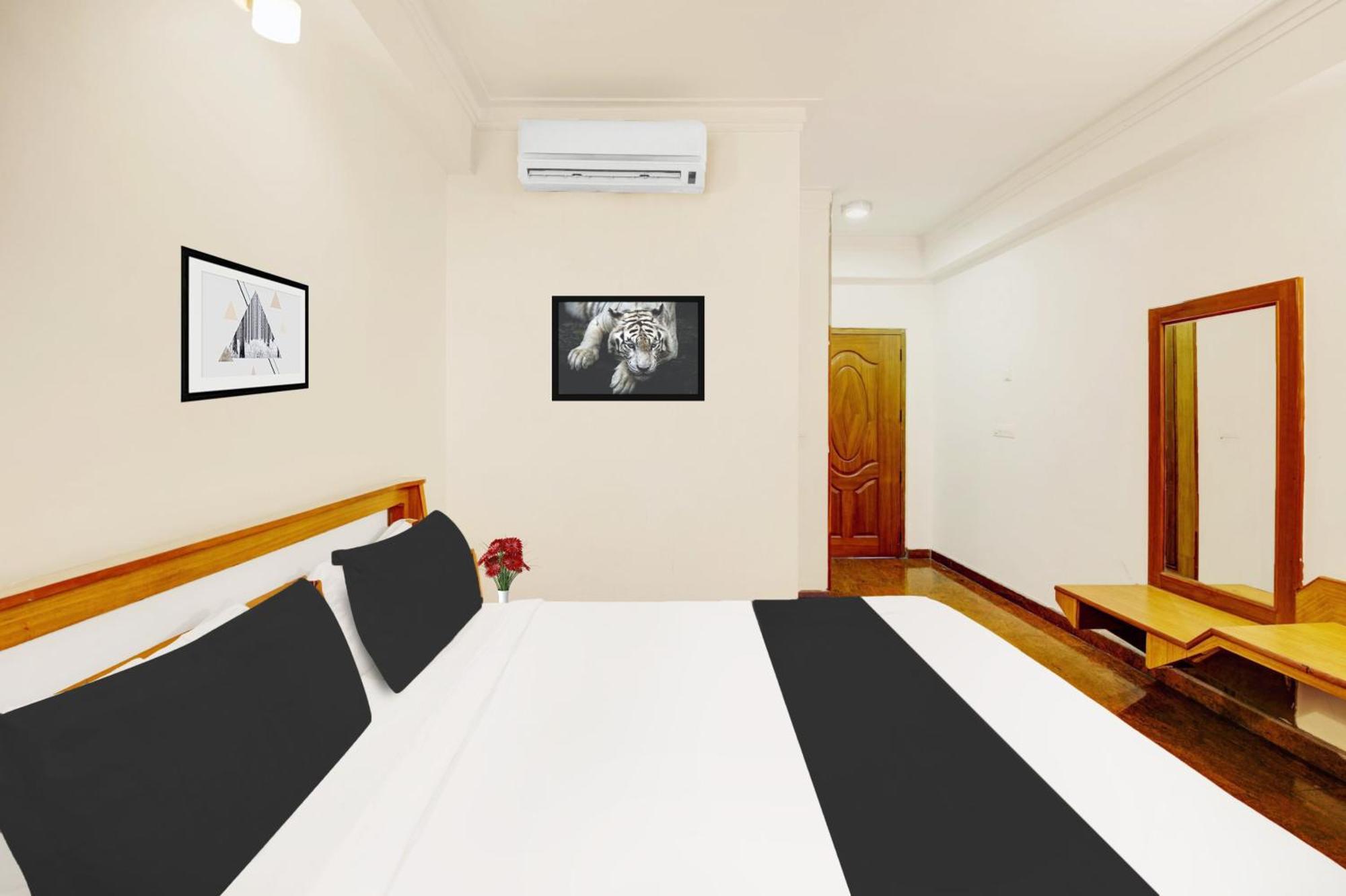 OYO 8646 Mahendra Hotel Mysore Exterior foto