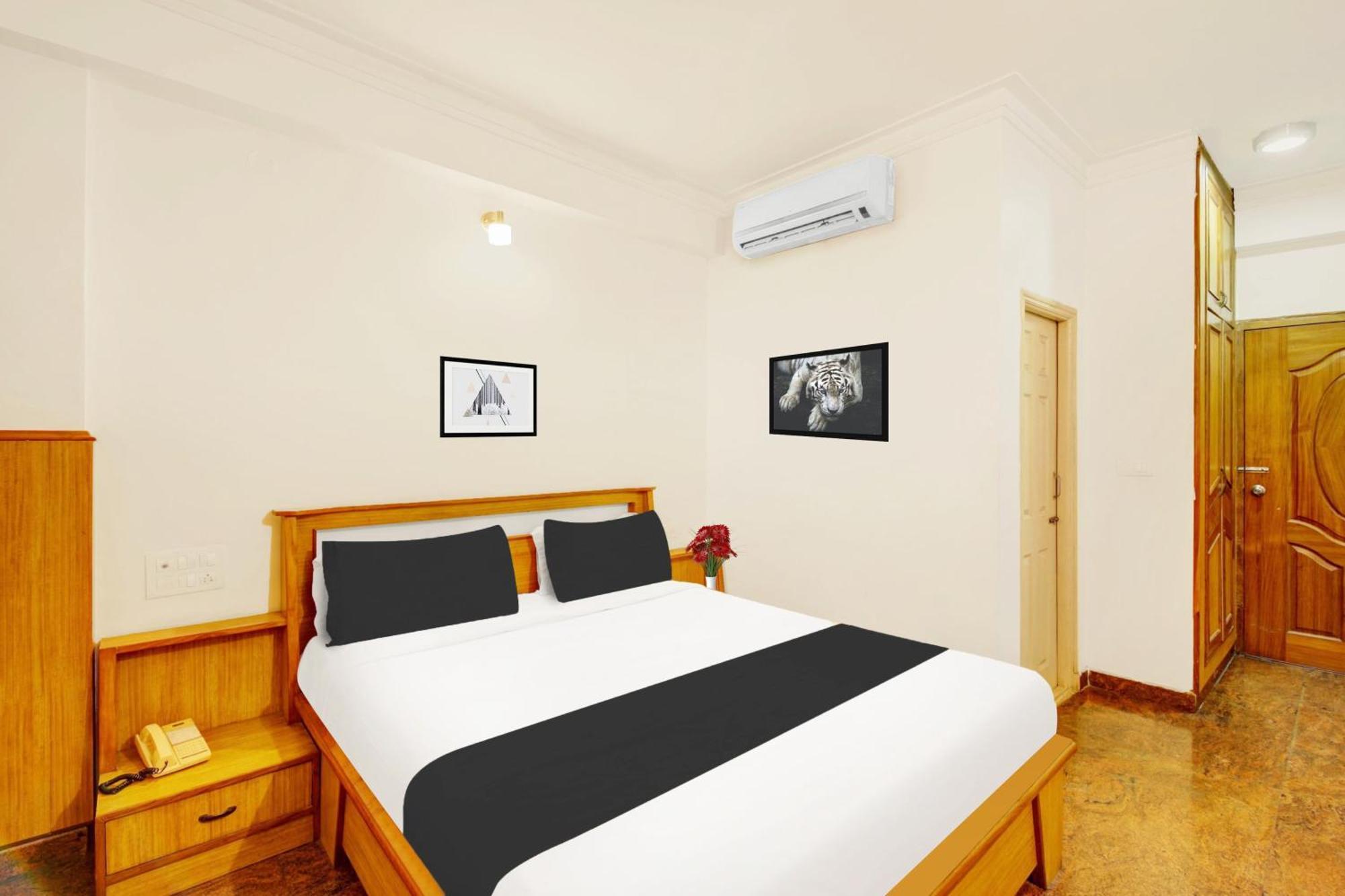 OYO 8646 Mahendra Hotel Mysore Exterior foto