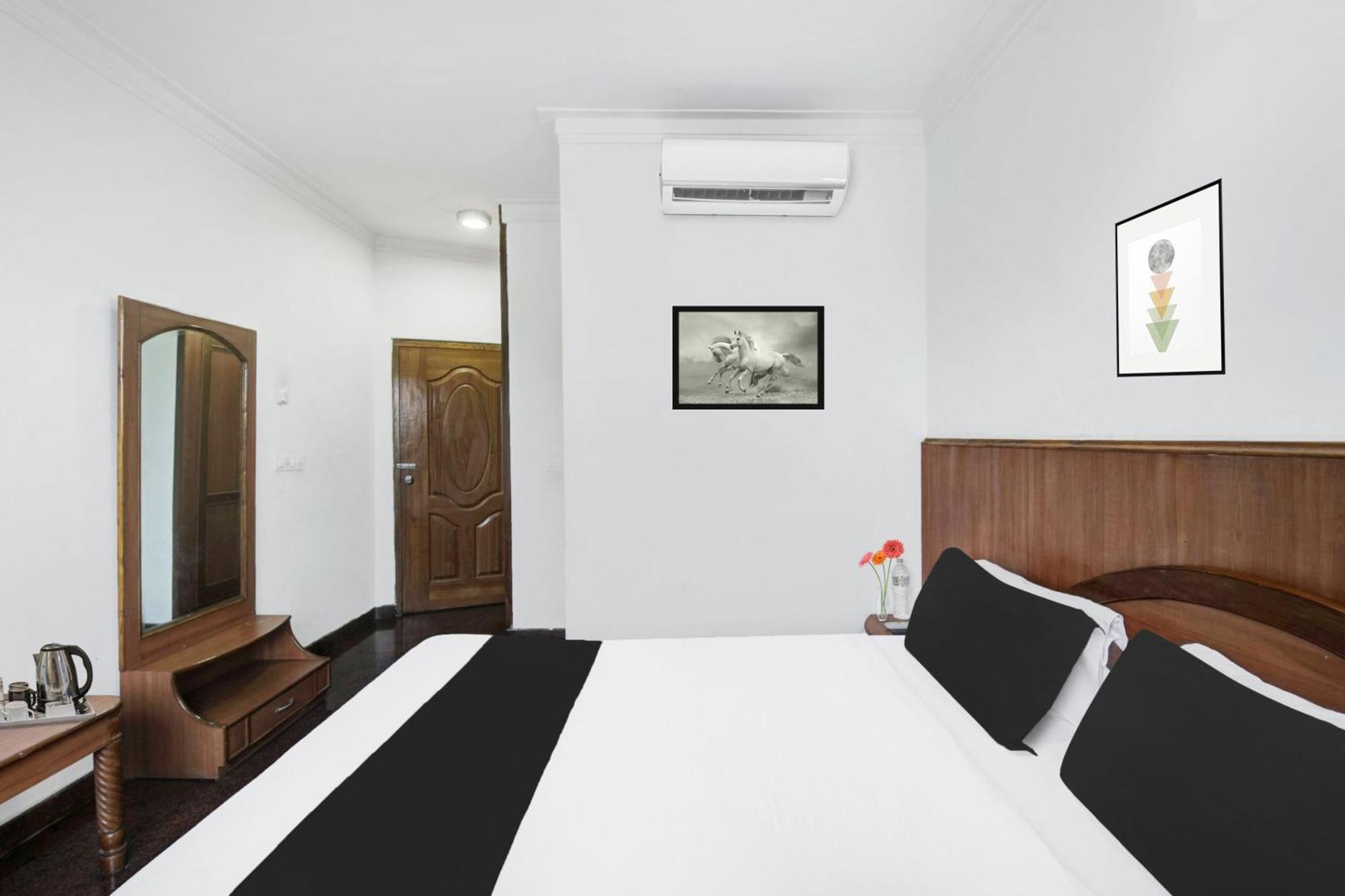 OYO 8646 Mahendra Hotel Mysore Exterior foto
