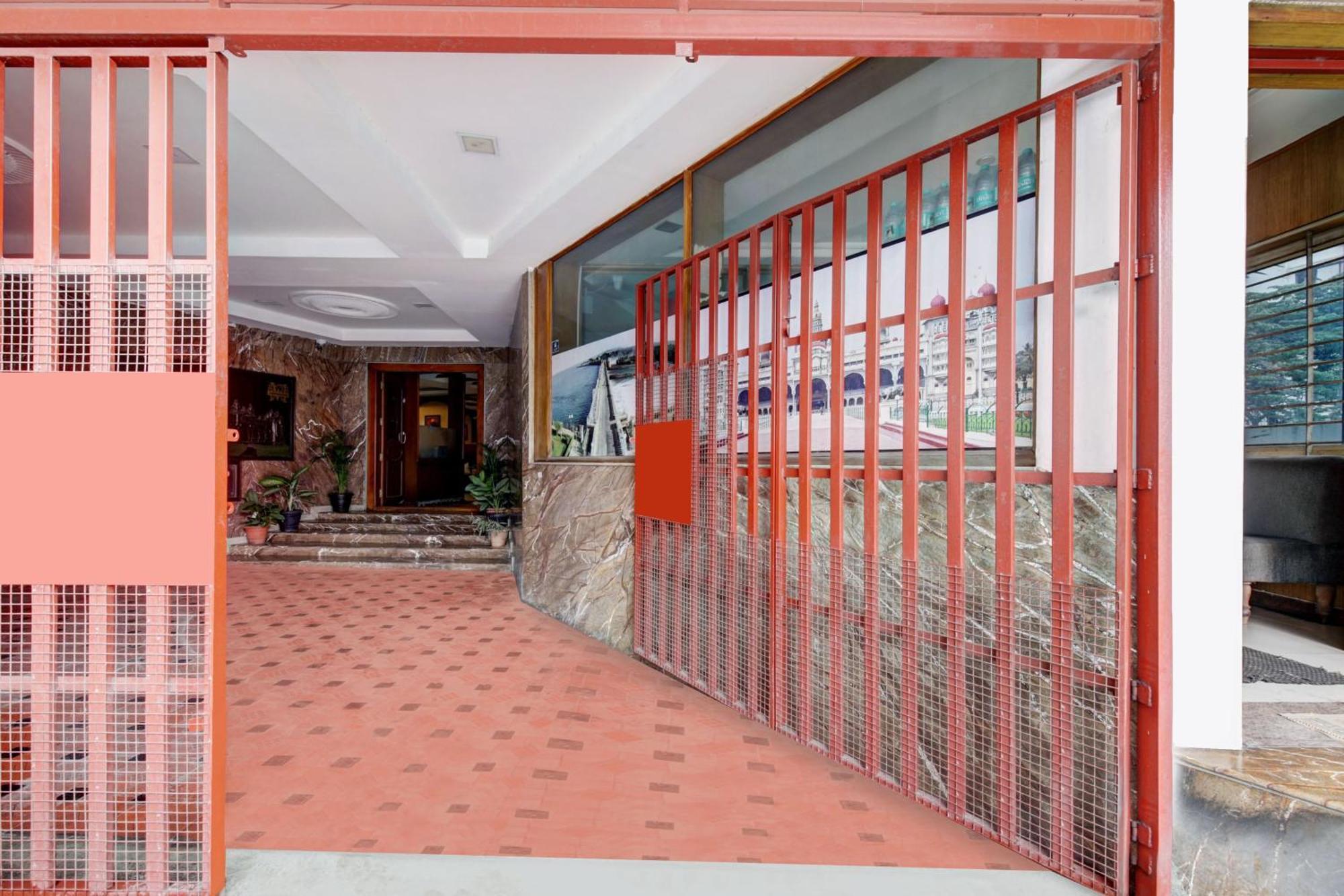 OYO 8646 Mahendra Hotel Mysore Exterior foto