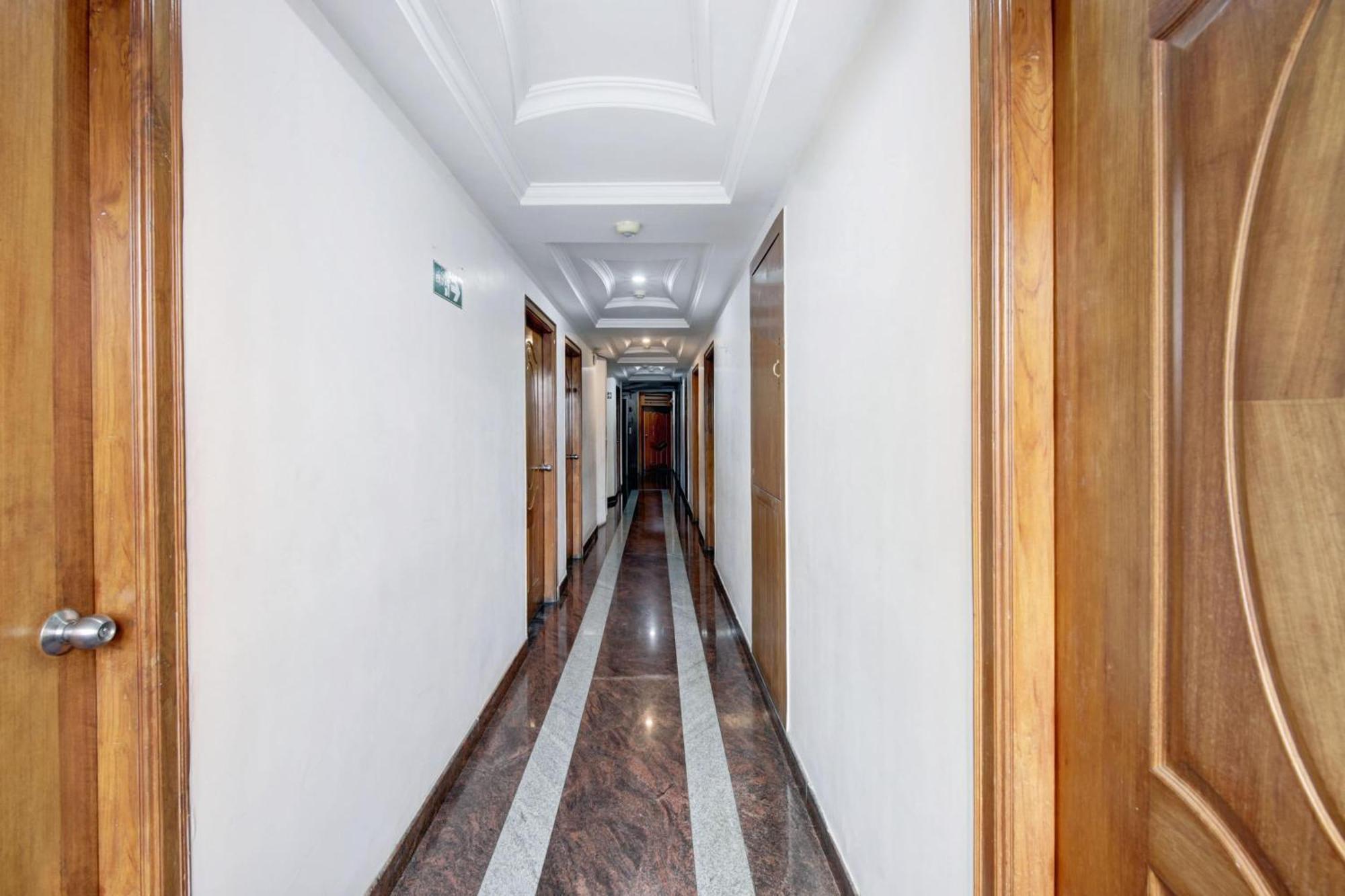 OYO 8646 Mahendra Hotel Mysore Exterior foto